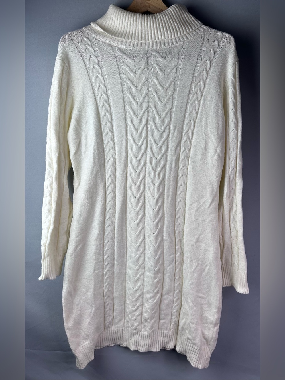 Serra Cream Cable-Knit Scoopneck Sweater